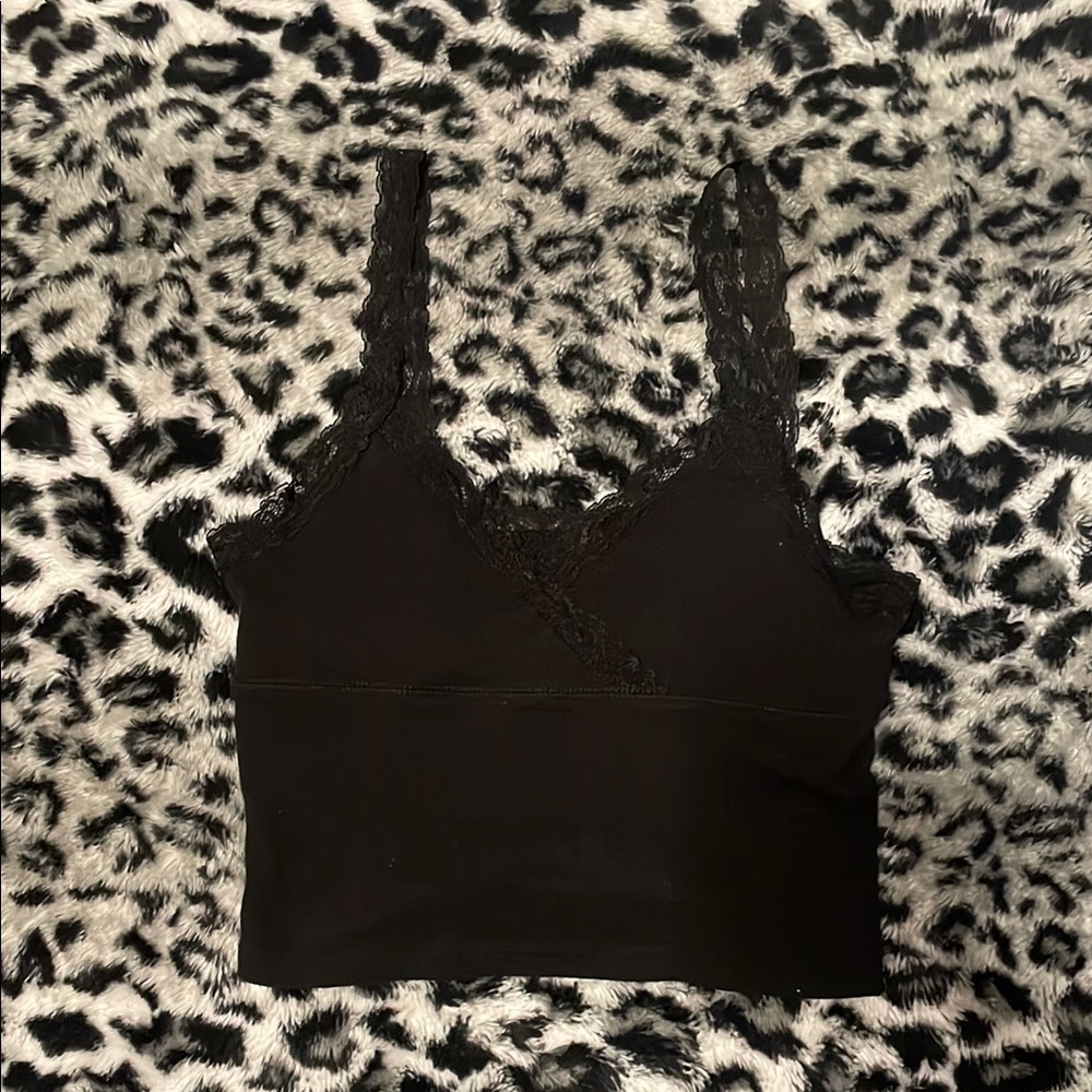 Brandy Melville cropped tank w/ lace trim